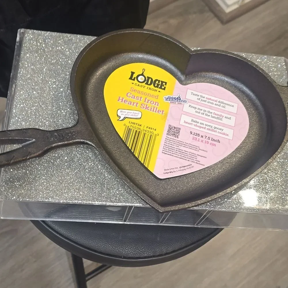 Lodge Seasoned Cast Iron Heart-Shaped Skillet